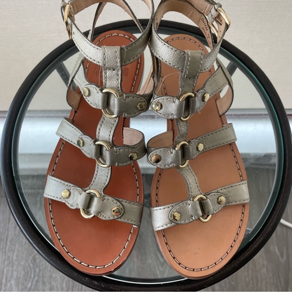 Cole Haan gold sandals with slightly different coloured insoles.  Size 7 US - Picture 3 of 10